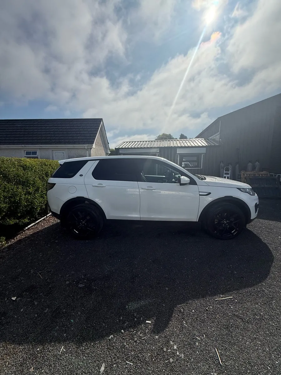 Car - Image 2