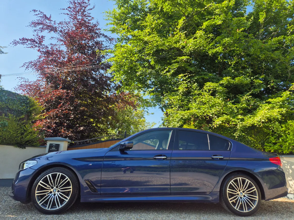 182'BMW 520D M-SPORT PLUS - Image 3