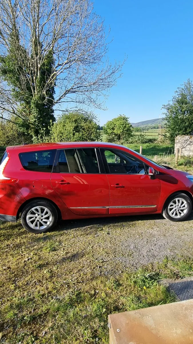 Renault Grand Scenic 2012 - Image 2