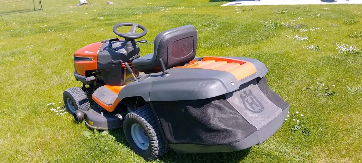 Ride on mower - Image 2