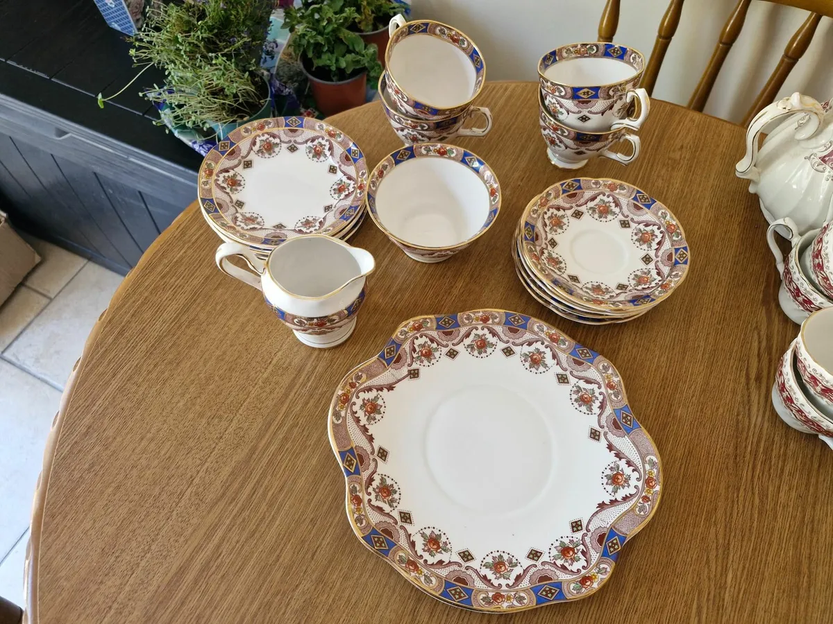 Dinner sets - Image 1