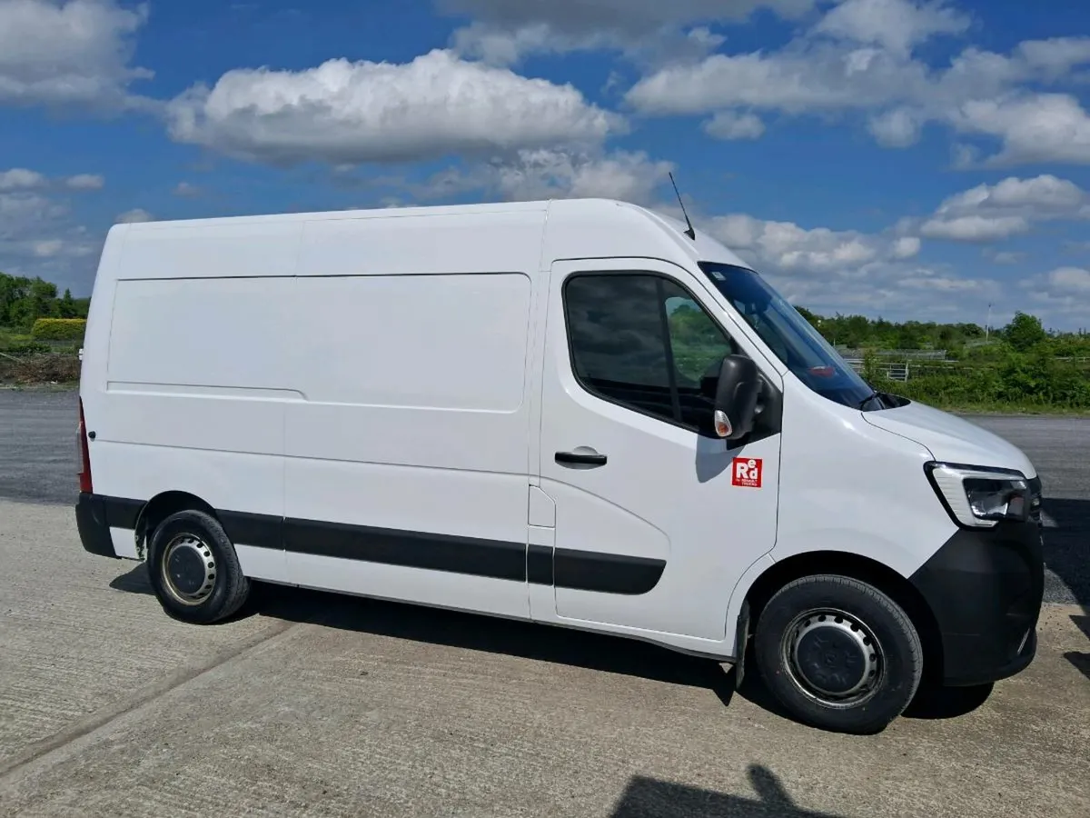 Renault Master Red Edition - Image 1