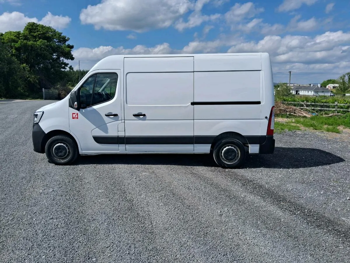 Renault Master Red Edition - Image 2