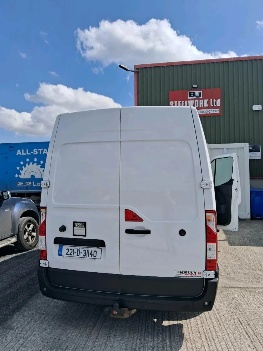Renault Master Red Edition - Image 3