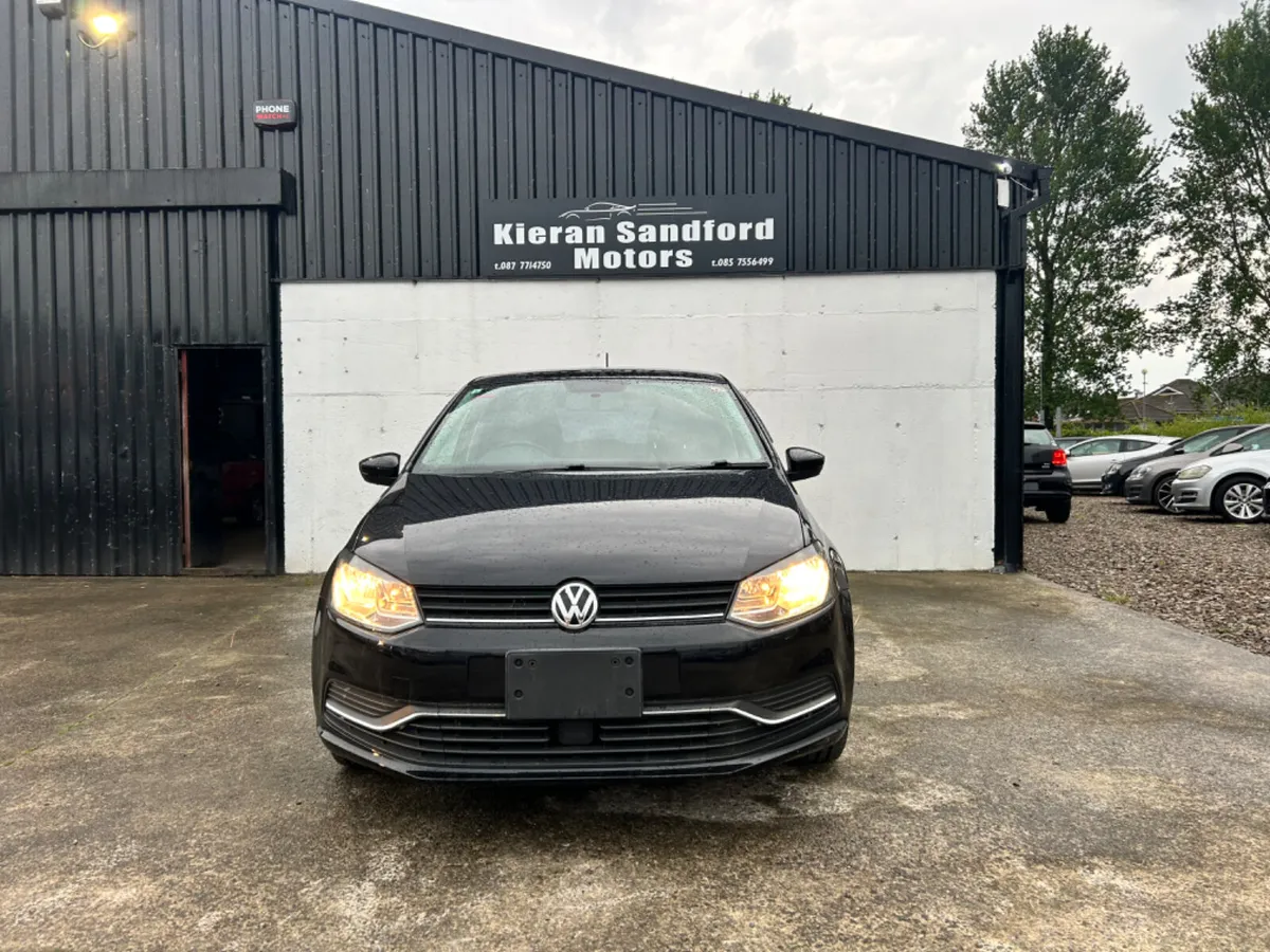 2015 Volkswagen Polo - Image 2