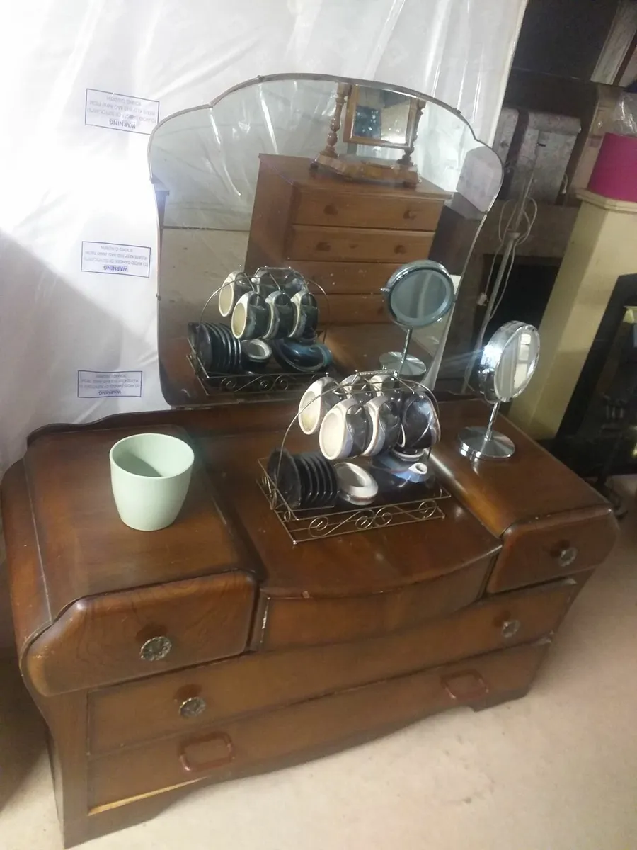 Mid-century pieces of furniture - Image 2
