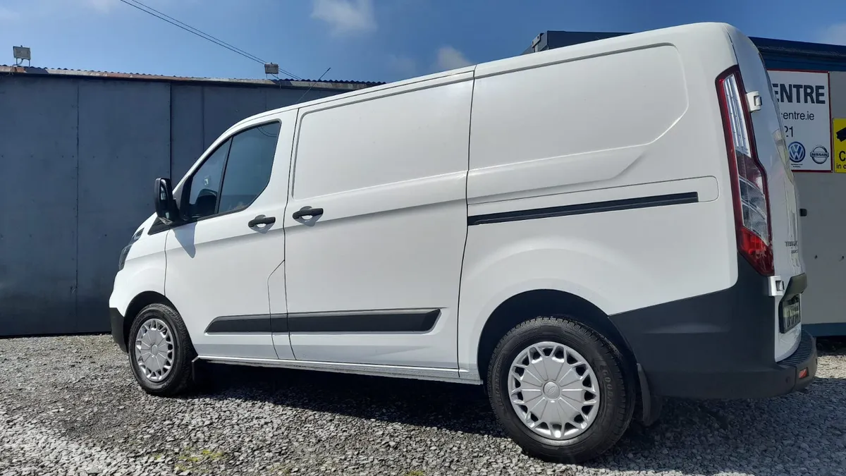 211 Ford Transit Custom 2.0 EBL 130 swb Leader - Image 3