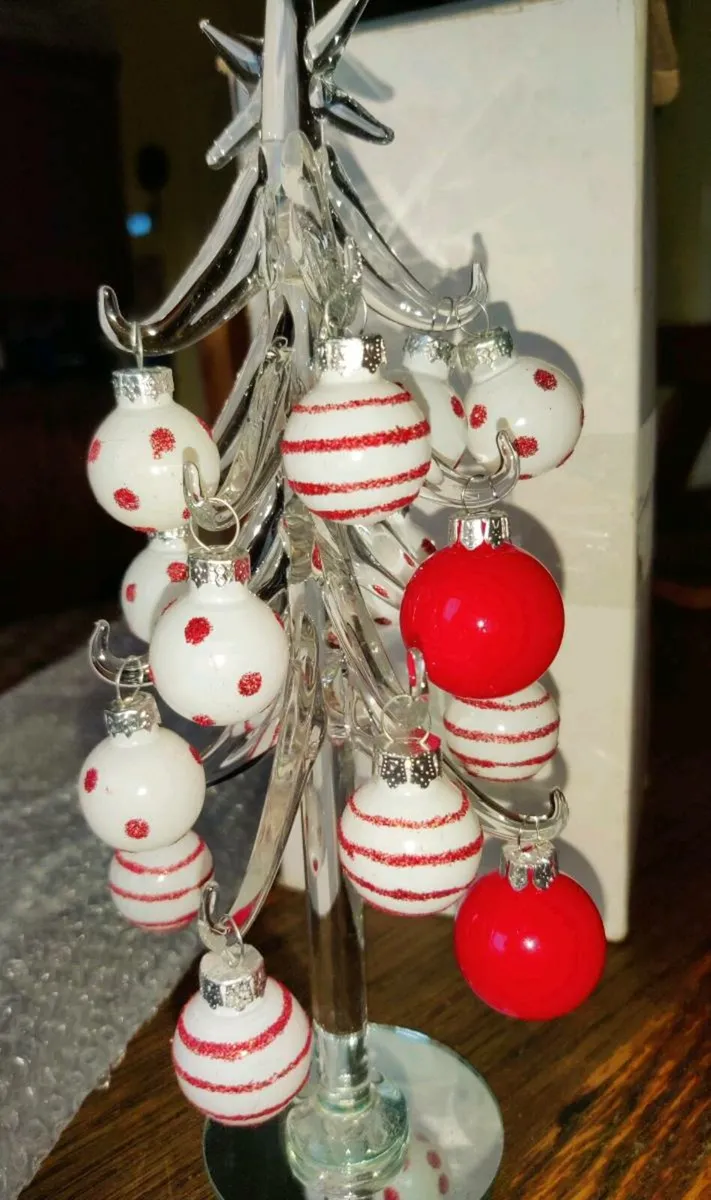 GENIUNE CRYSTAL CHRISTMAS TREE, & Baubles ! - Image 2