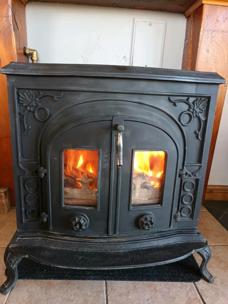 Solid flue stove.3 - Image 1