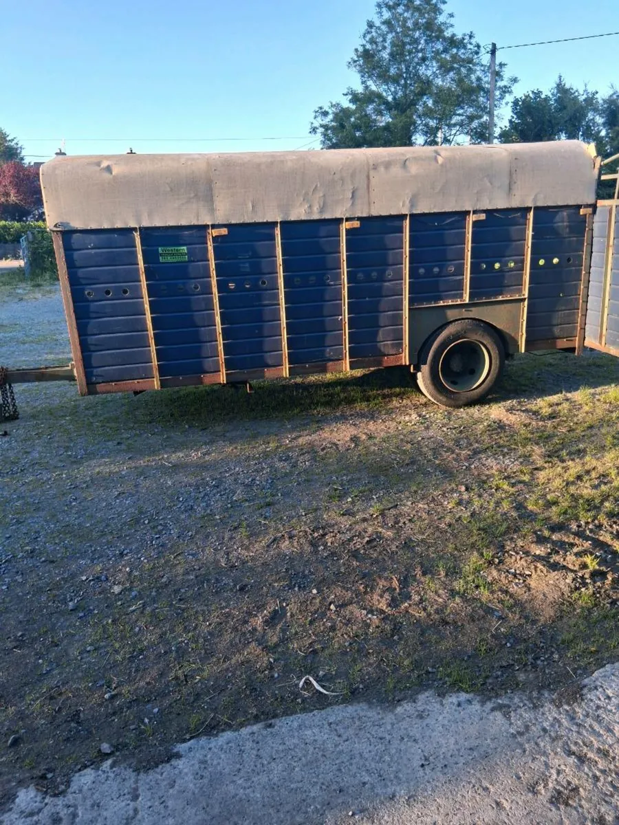 Cattle trailer - Image 1