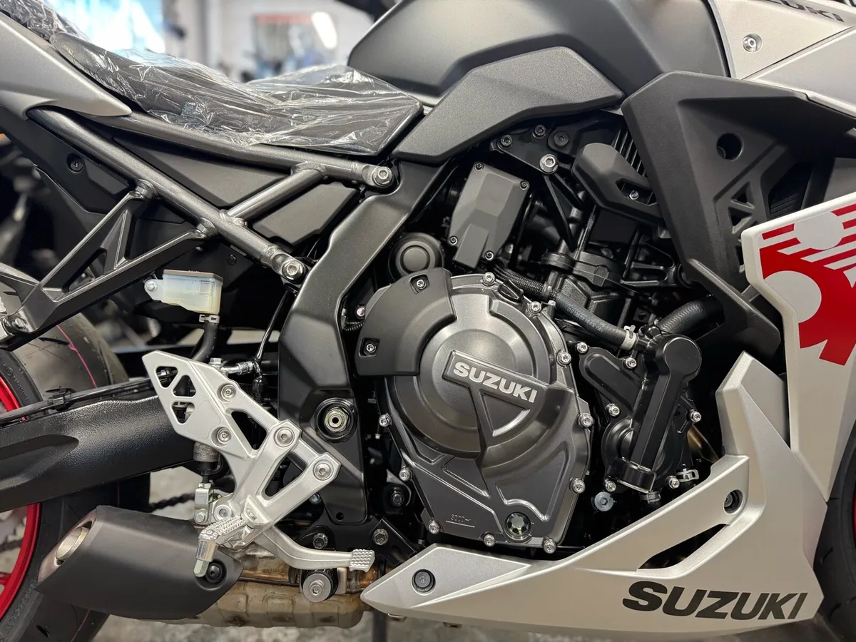 BRAND NEW SUZUKI GSX8R - Image 4