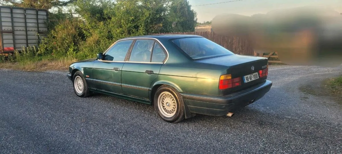 1990 BMW 520i - Image 2