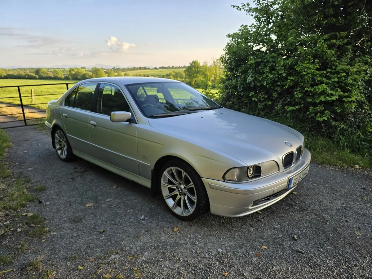 BMW 520i manual 6 cylinder - Image 1