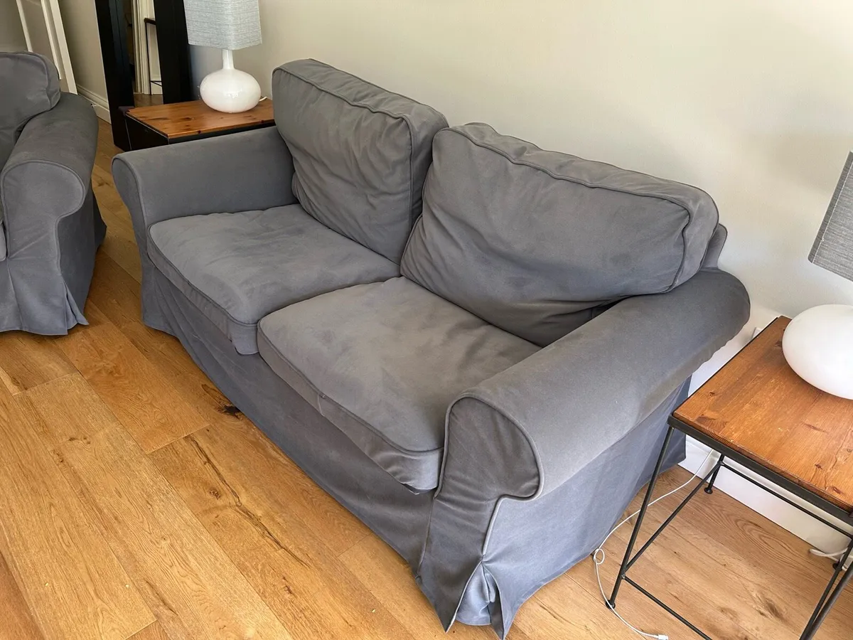 2 seater couch - Image 1