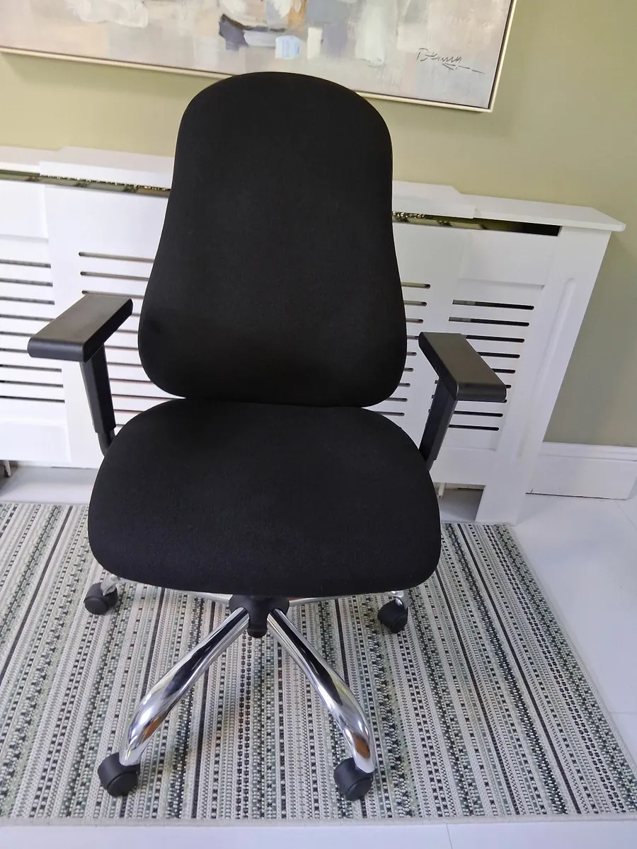 Office Chair - Image 1