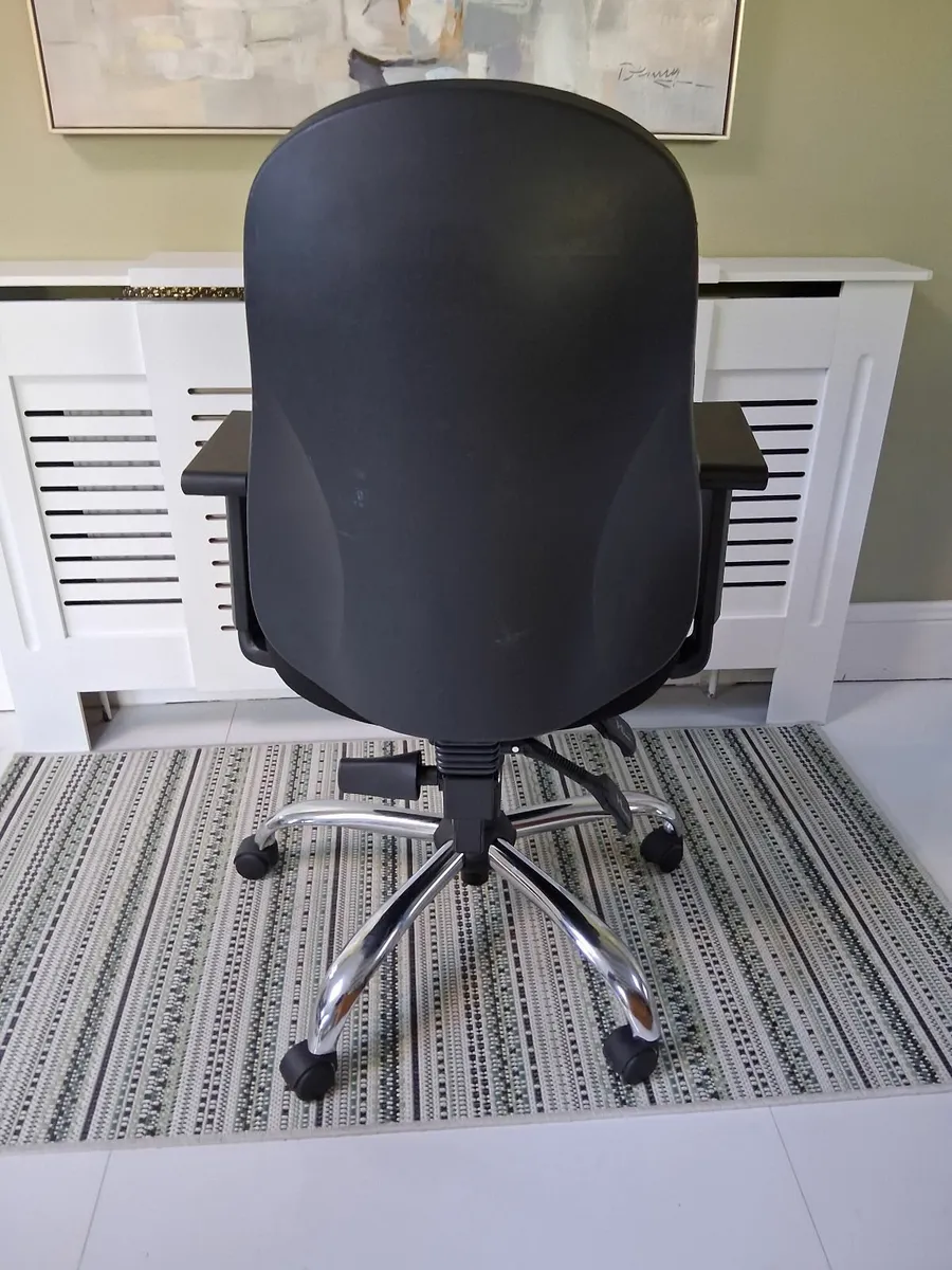 Office Chair - Image 4