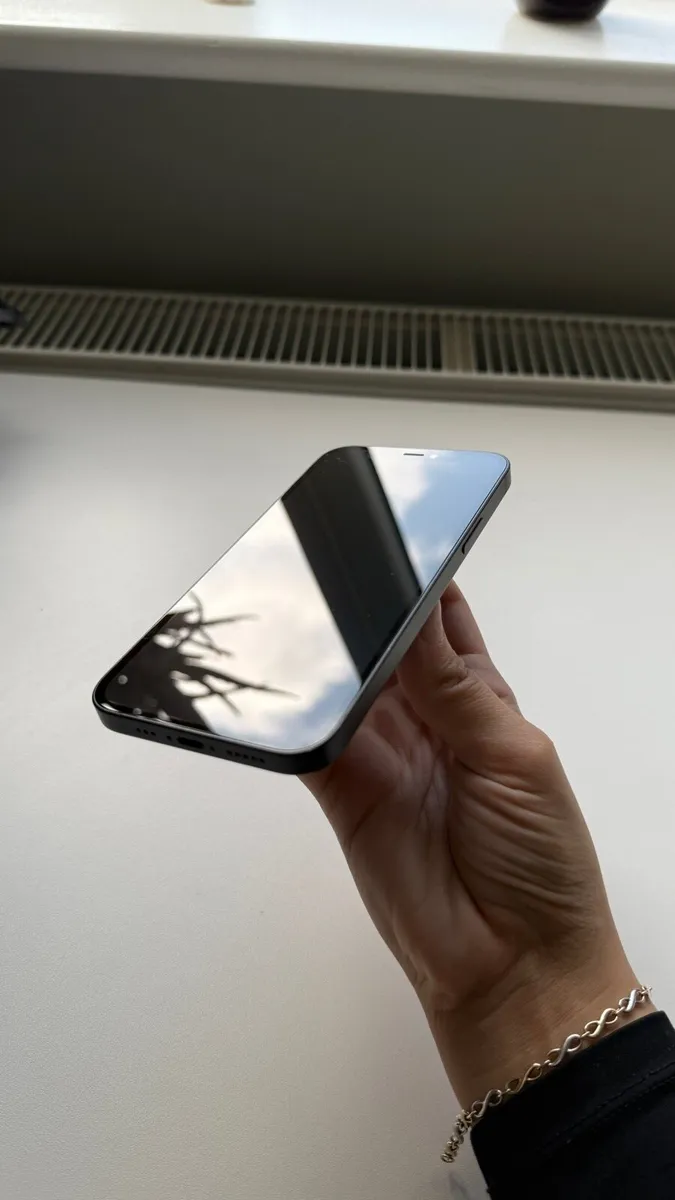 IPHONE 12 | 64GB | BLACK - Image 3