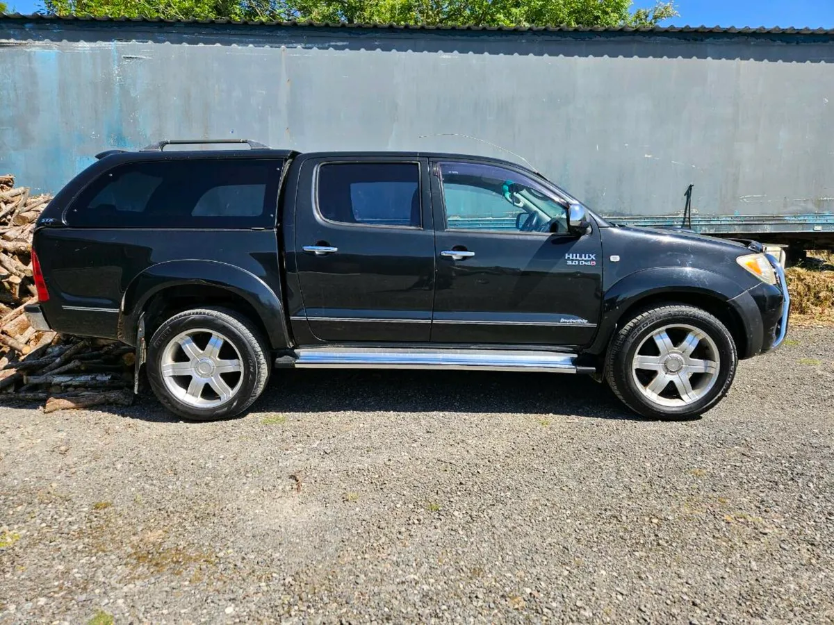 Toyota Hilux Invincible 2008 - Image 1
