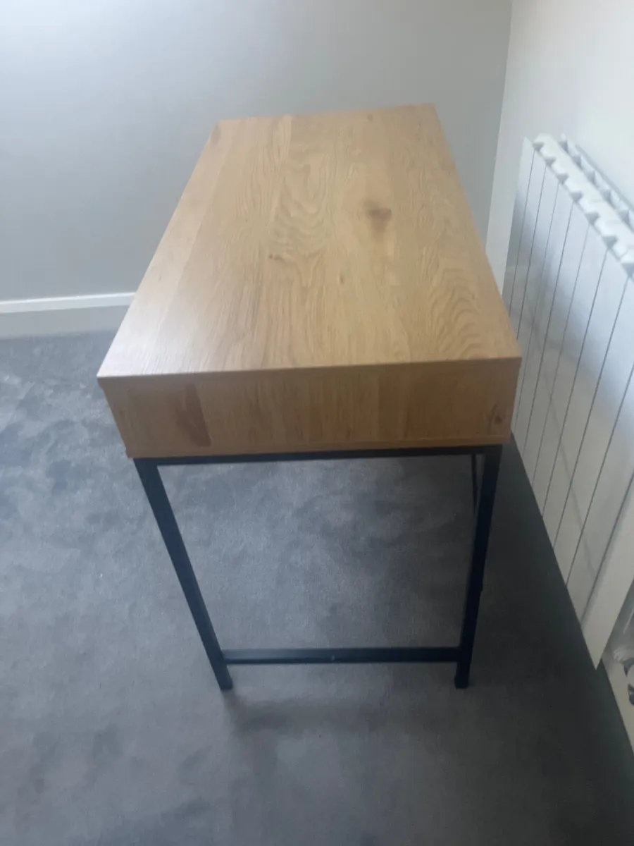Wooden desk - Image 2