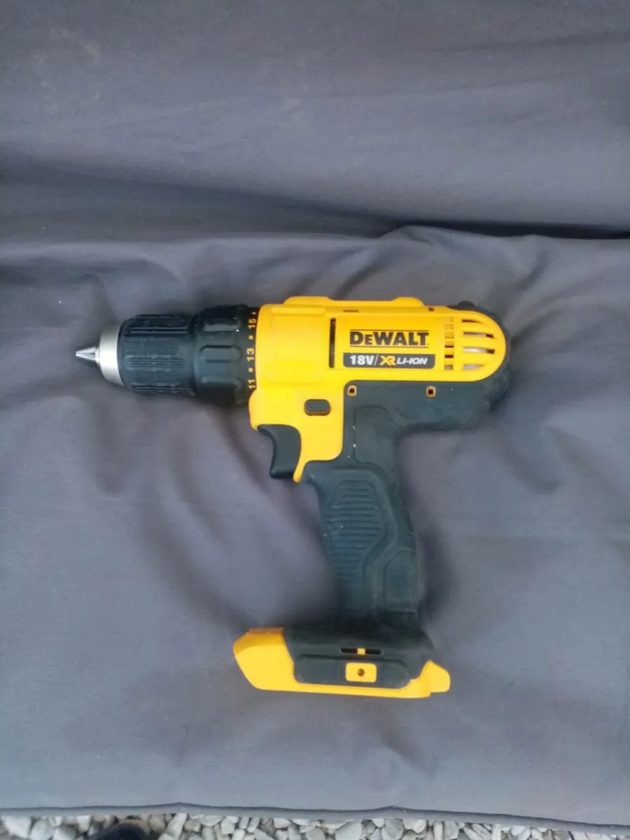 Dewalt 18v XR LI-ION Battery Drill - Image 1