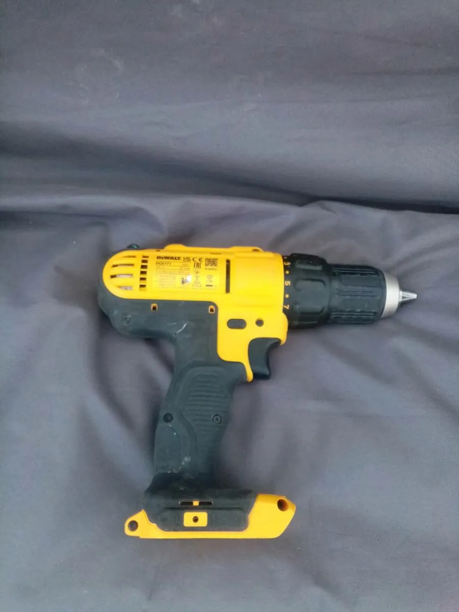 Dewalt 18v XR LI-ION Battery Drill - Image 2