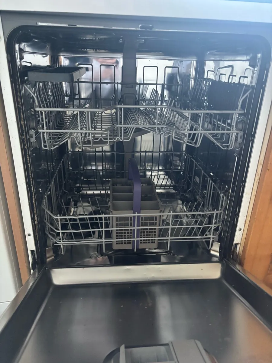 Dishwasher - Image 3