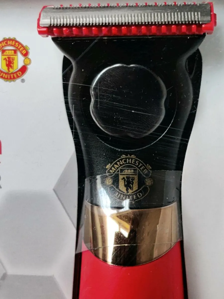 MANCHESTER UNITED, Large Man's Hand Shaver ! - Image 2