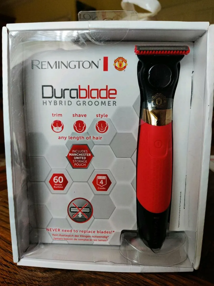 MANCHESTER UNITED, Large Man's Hand Shaver ! - Image 1