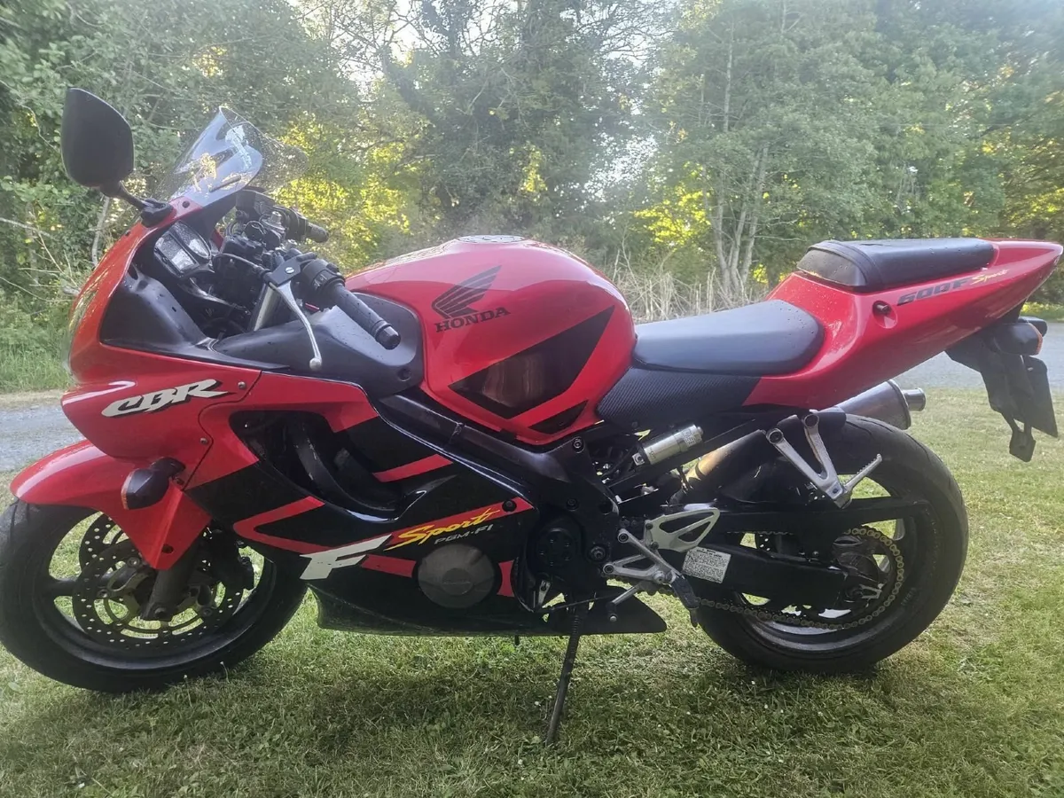 CBR 600 - Image 1