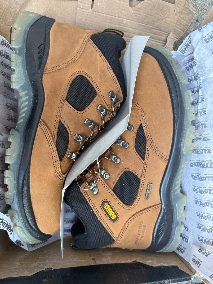 Dewalt challenger 3 boots - Image 1