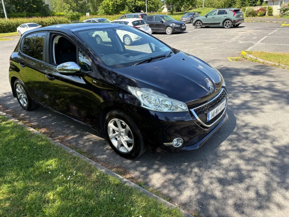 Peugeot 208 1.2 VTI Style 82bhp 5DR - Image 1
