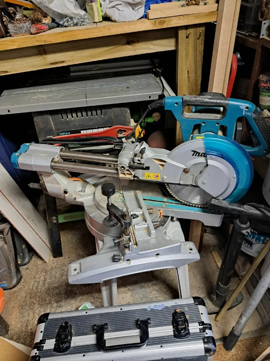 Makita saw pull out mitre saw - Image 2