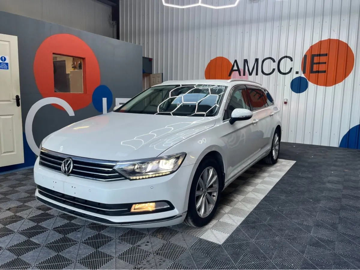 Volkswagen Passat 1.4 TSI Elegance Line / 70k KMs - Image 3