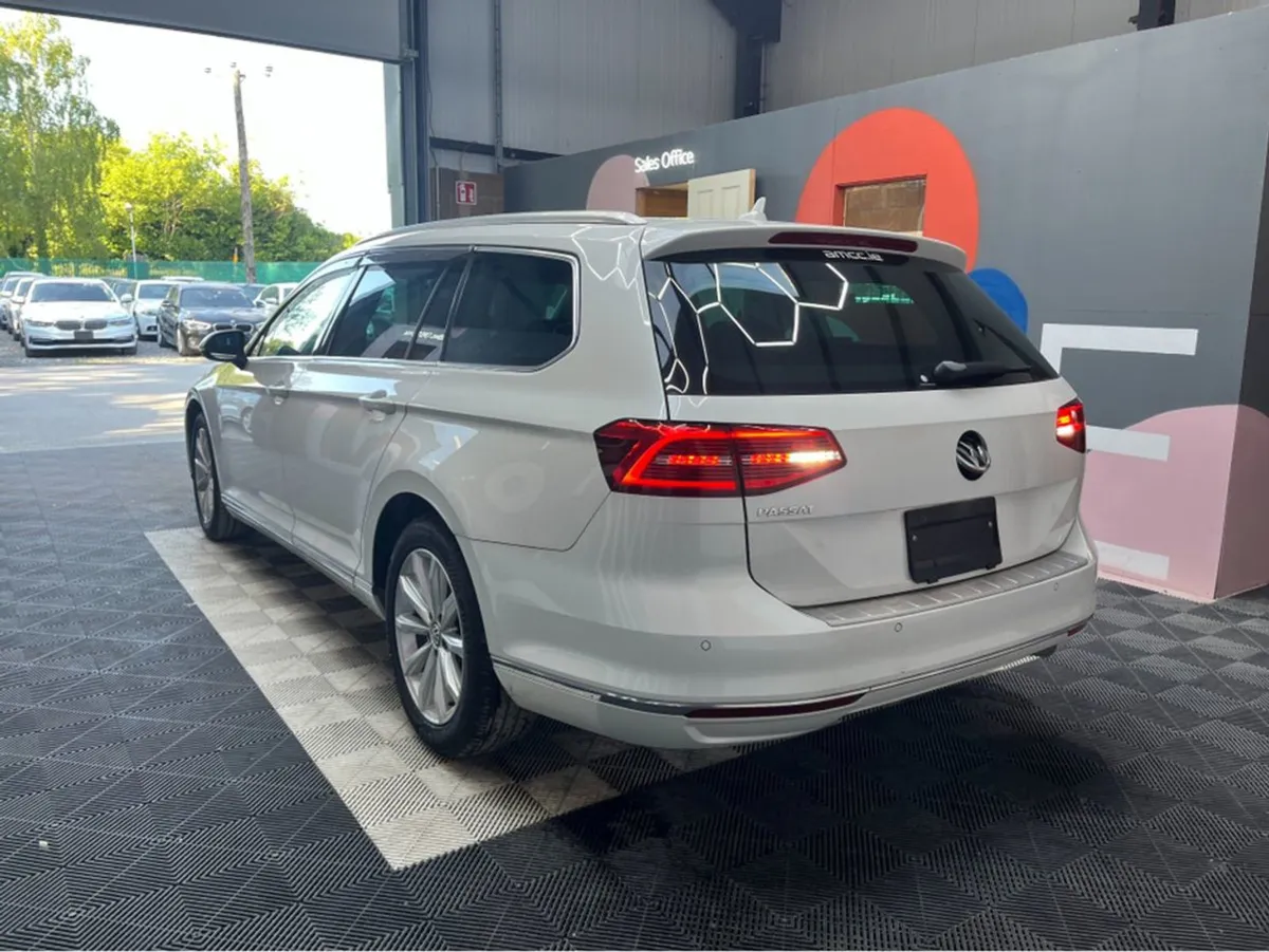 Volkswagen Passat 1.4 TSI Elegance Line / 70k KMs - Image 4