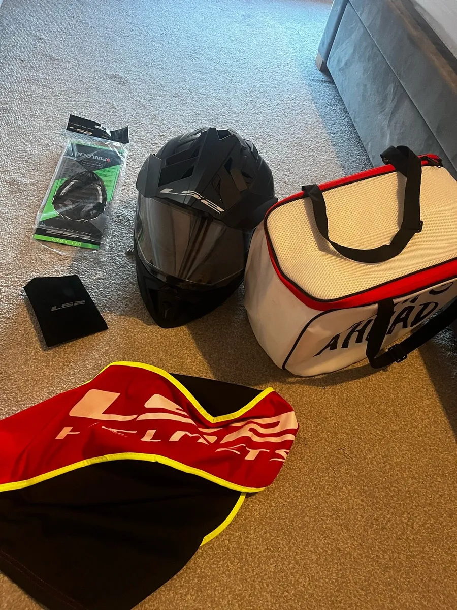 Near new LS2 explorer helmet(xl) - Image 1