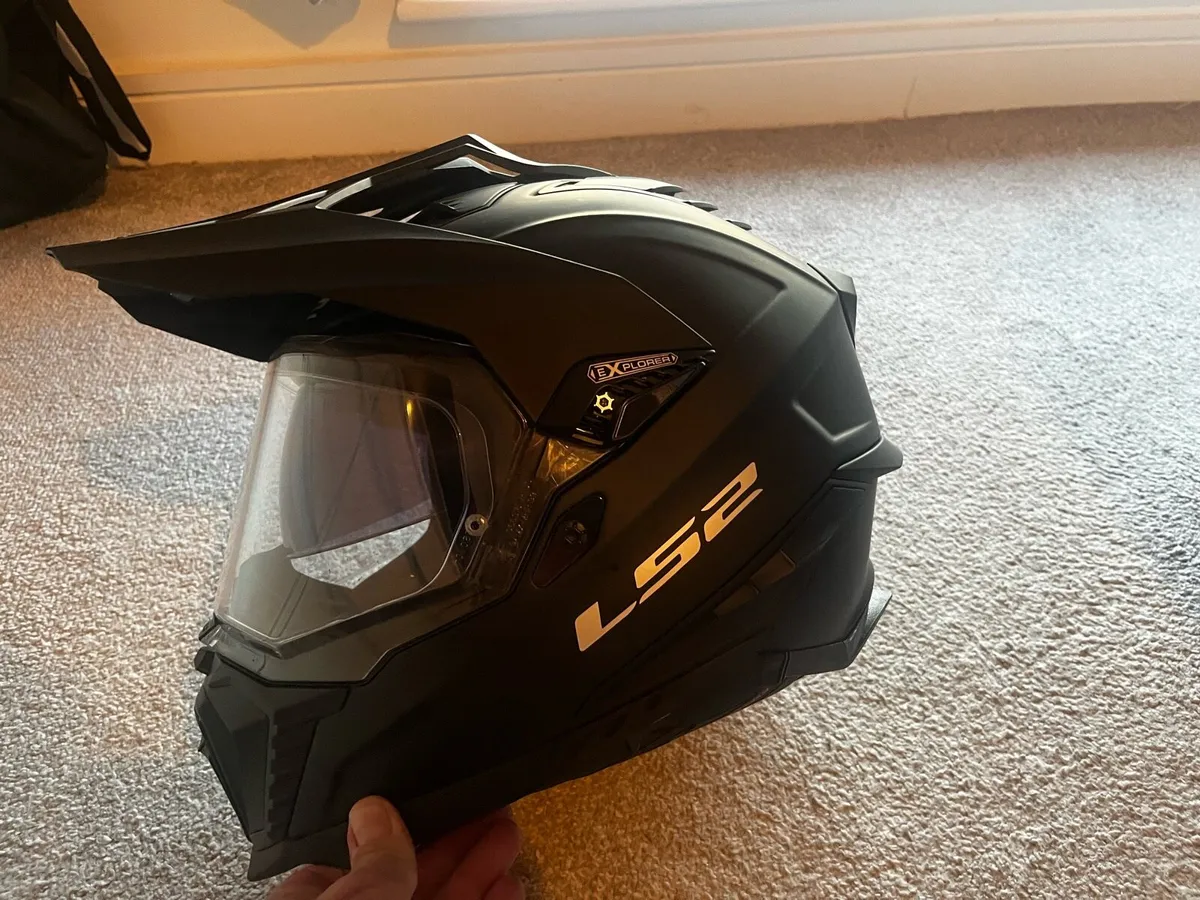 Near new LS2 explorer helmet(xl) - Image 2