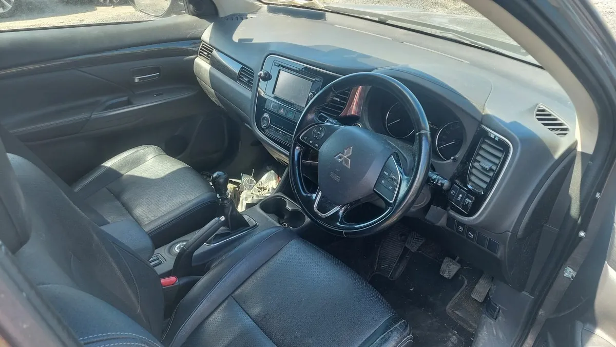 161 mitsubishi outlander - Image 2