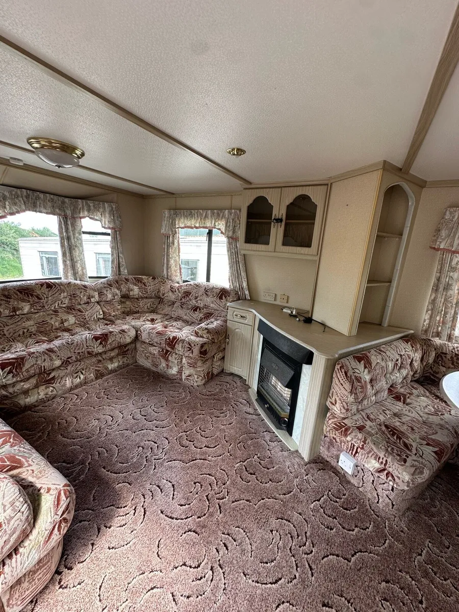 Cosalt Carlton 35 x 10 / 2 Bed (Immaculate) - Image 2