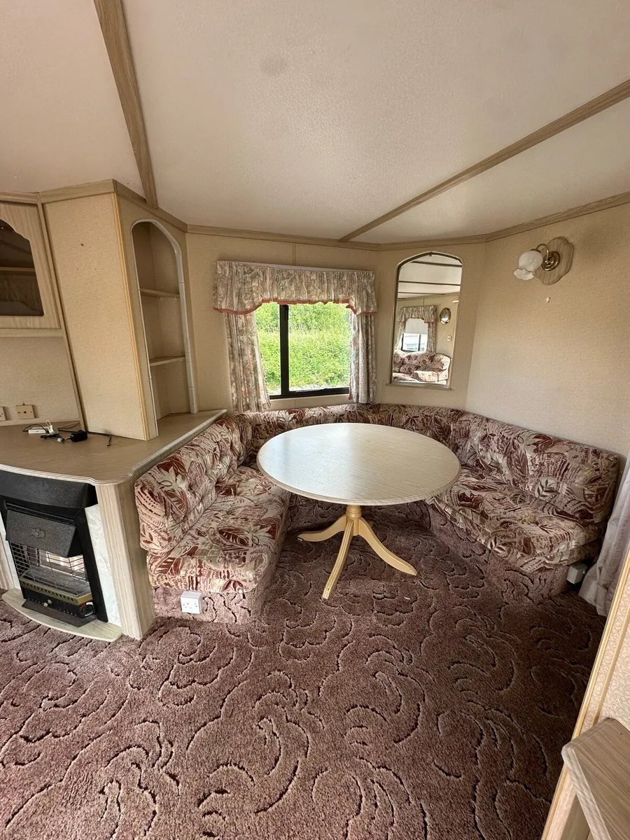 Cosalt Carlton 35 x 10 / 2 Bed (Immaculate) - Image 3