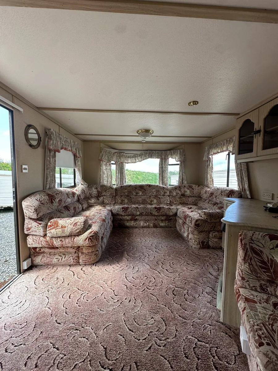 Cosalt Carlton 35 x 10 / 2 Bed (Immaculate) - Image 4