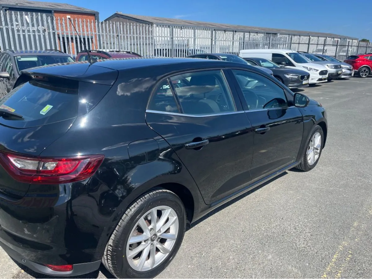 Renault Megane Play Blue DCI 115 My18 4DR - Image 3