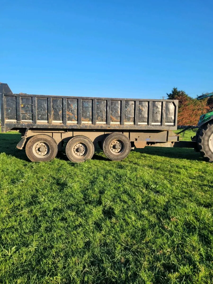Tri axel dump trailer - Image 2