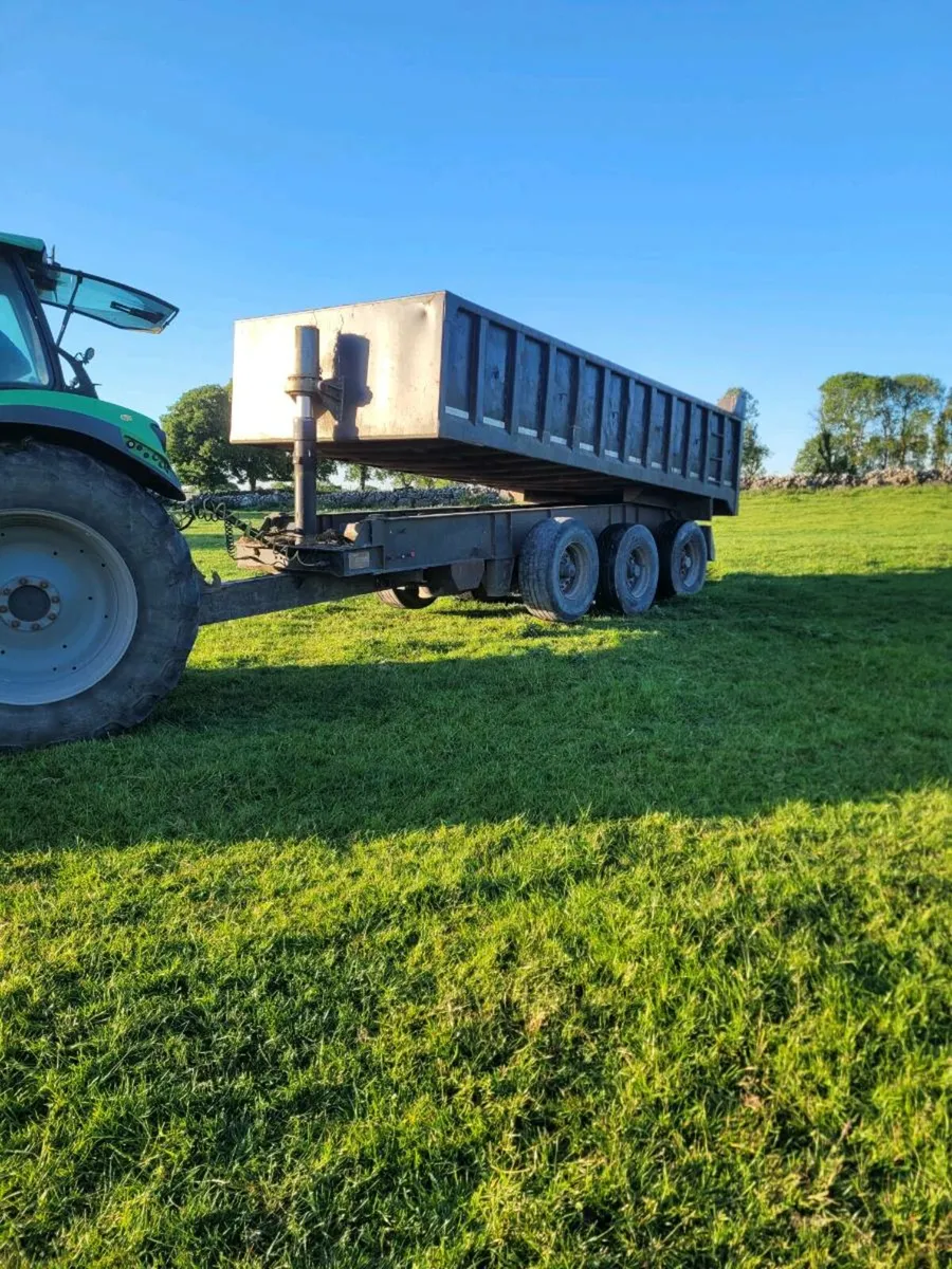 Tri axel dump trailer - Image 4