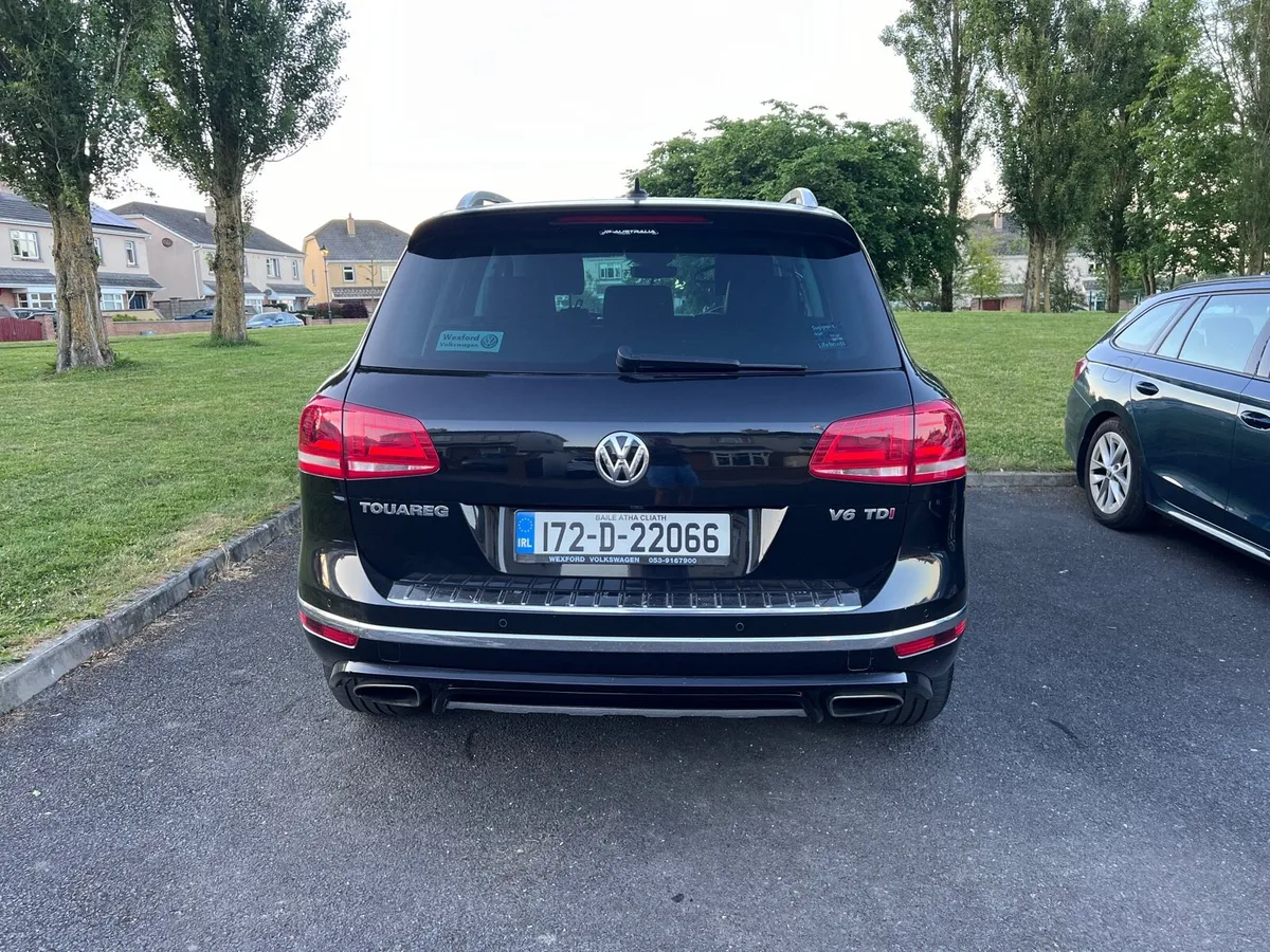 VW Touareg R Line 3.0 V6 - Image 3