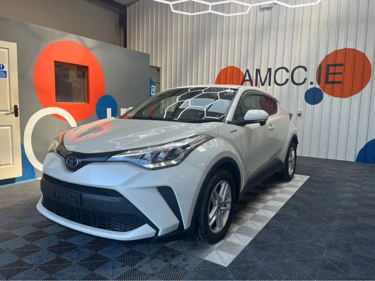 Toyota C-HR 1.8 Hyrbid / 98k KMs / Reverse Camera - Image 2
