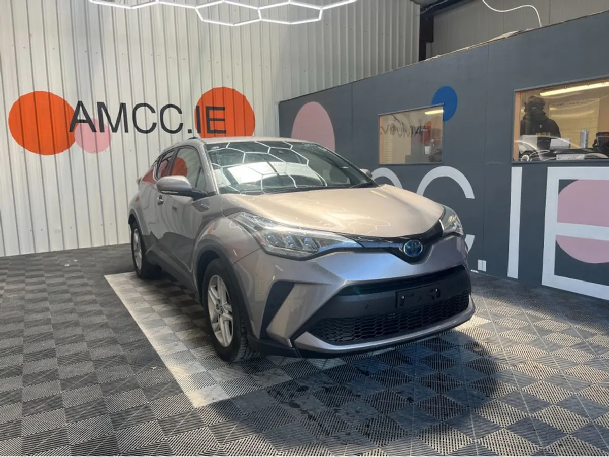 Toyota C-HR 1.8 Hybrid / 47k KMs / Reverse Camera - Image 1
