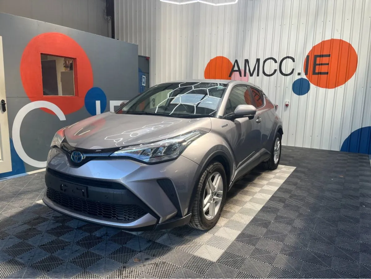 Toyota C-HR 1.8 Hybrid / 47k KMs / Reverse Camera - Image 3