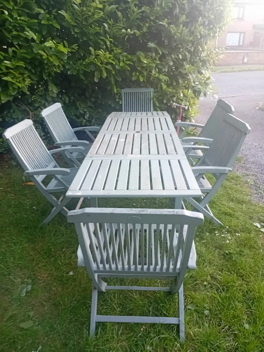 Garden furniture - Image 1