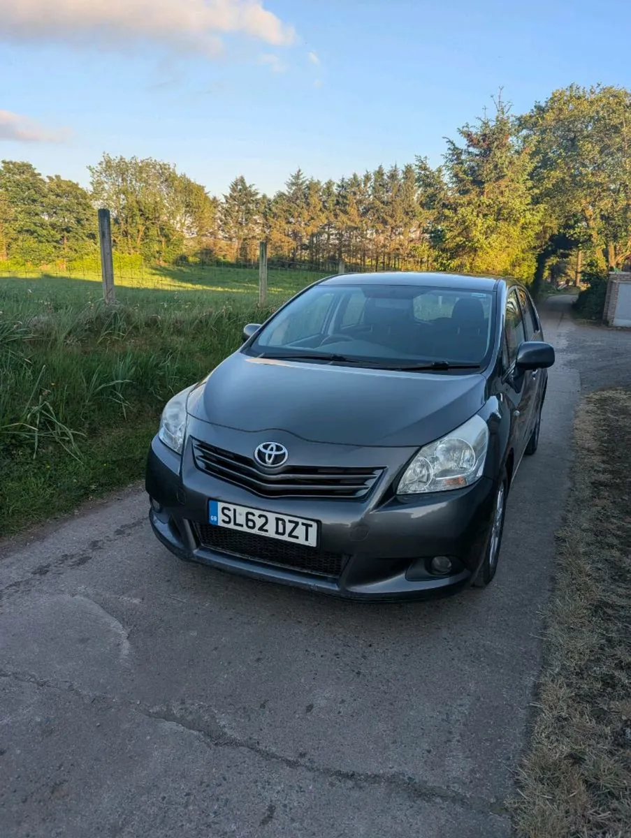 Toyota Verso 2.0 d4d - Image 2