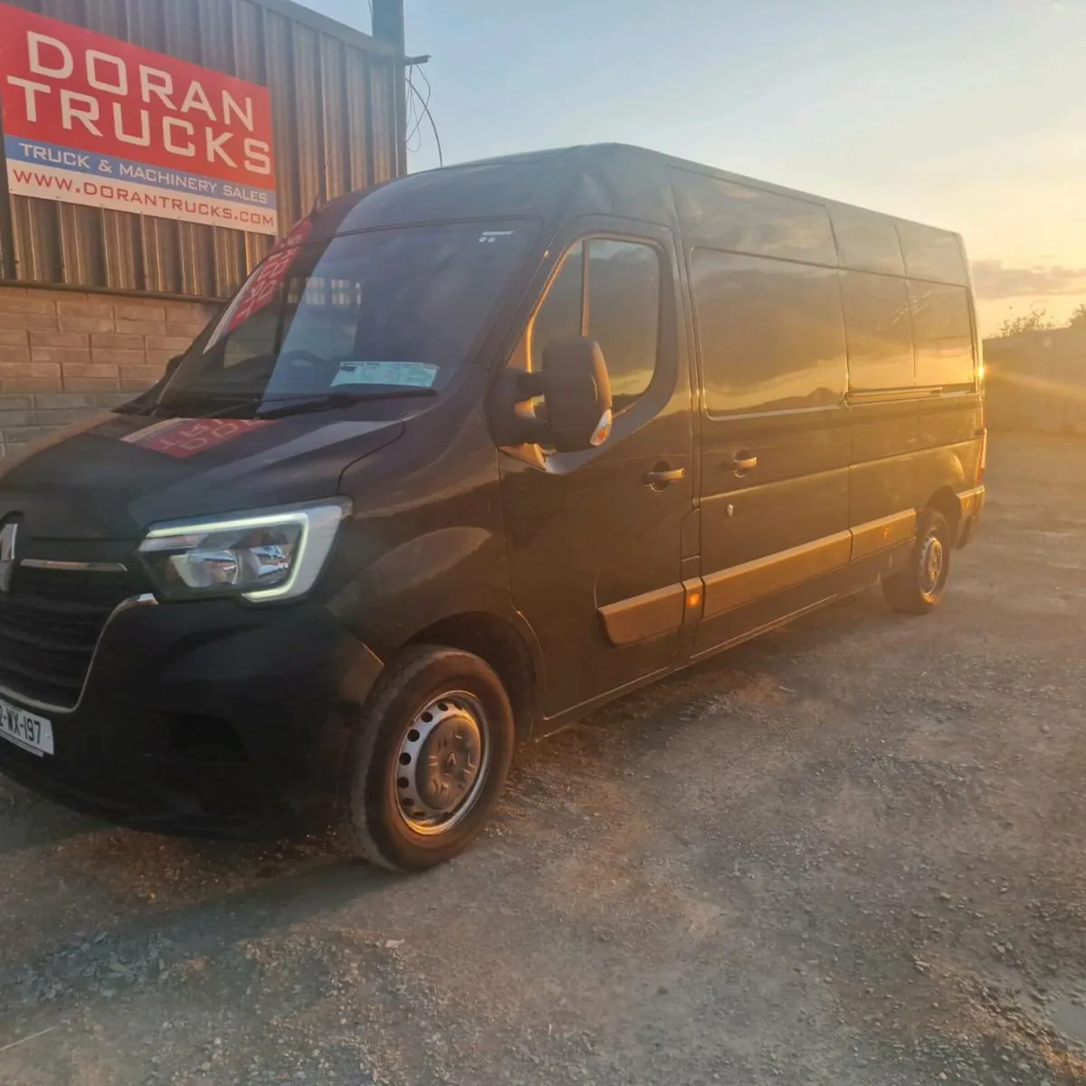 Renault Master,  Red edition - Image 1